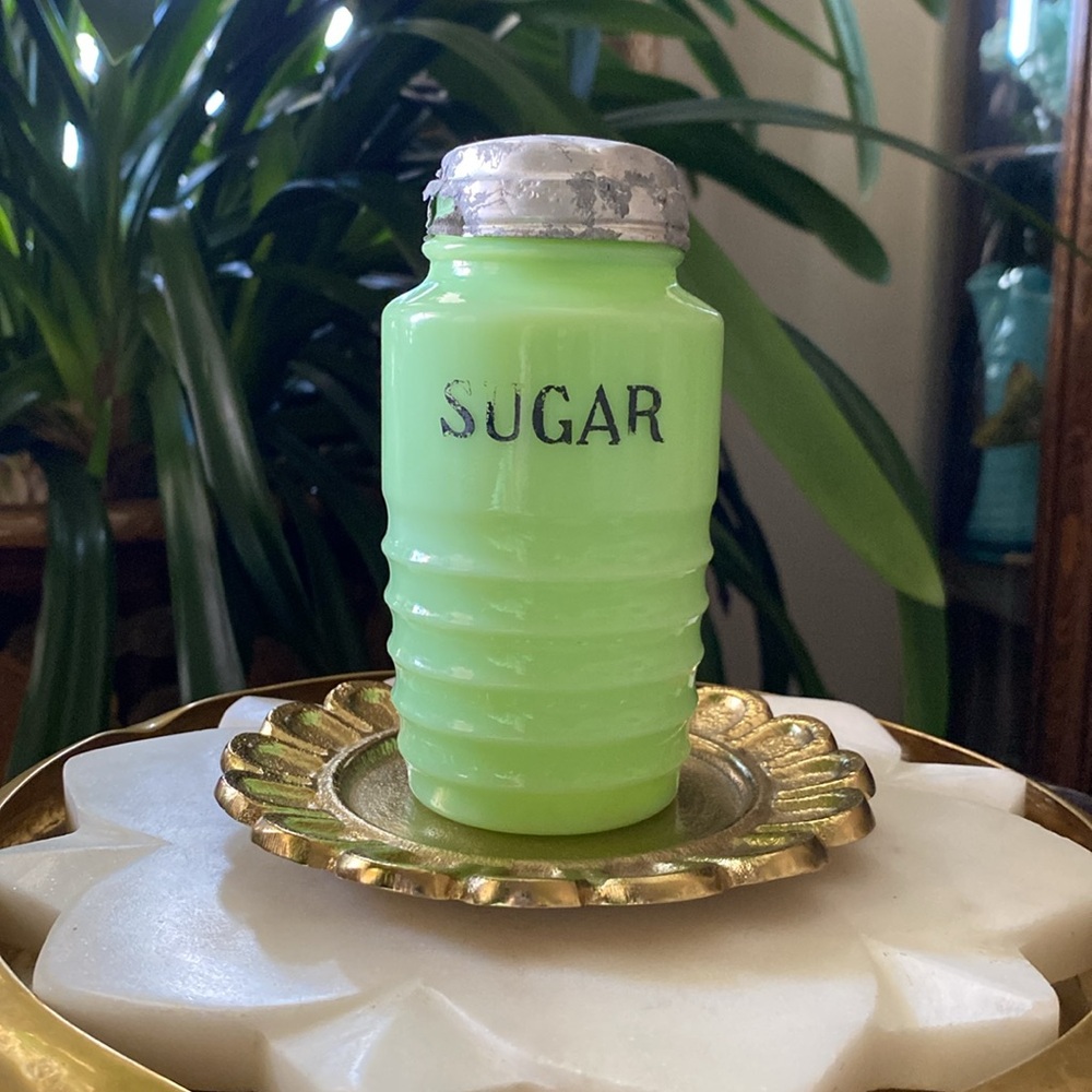 1930’s Jeannette Jadeite Beehive Sugar Shaker Depression Era Glass